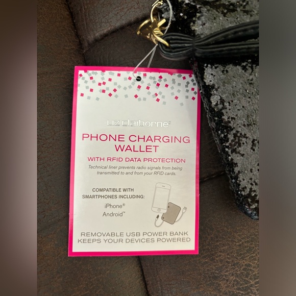 Liz Claiborne phone charging wallet - Picture 4 of 5